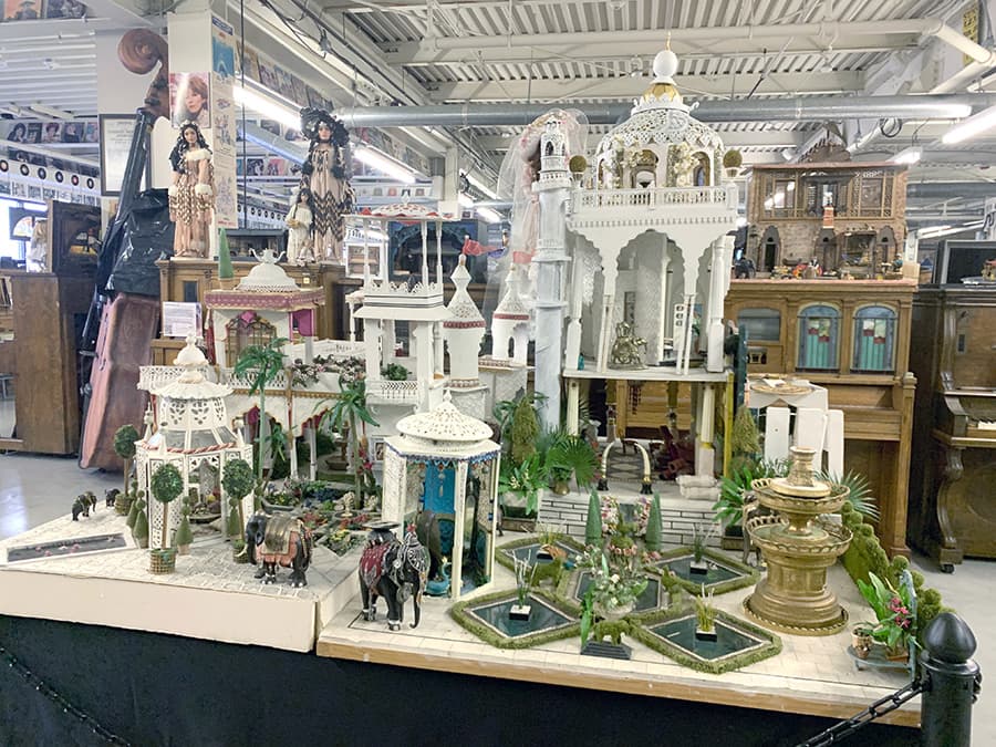 dollhouse inside The American Treasure Tour