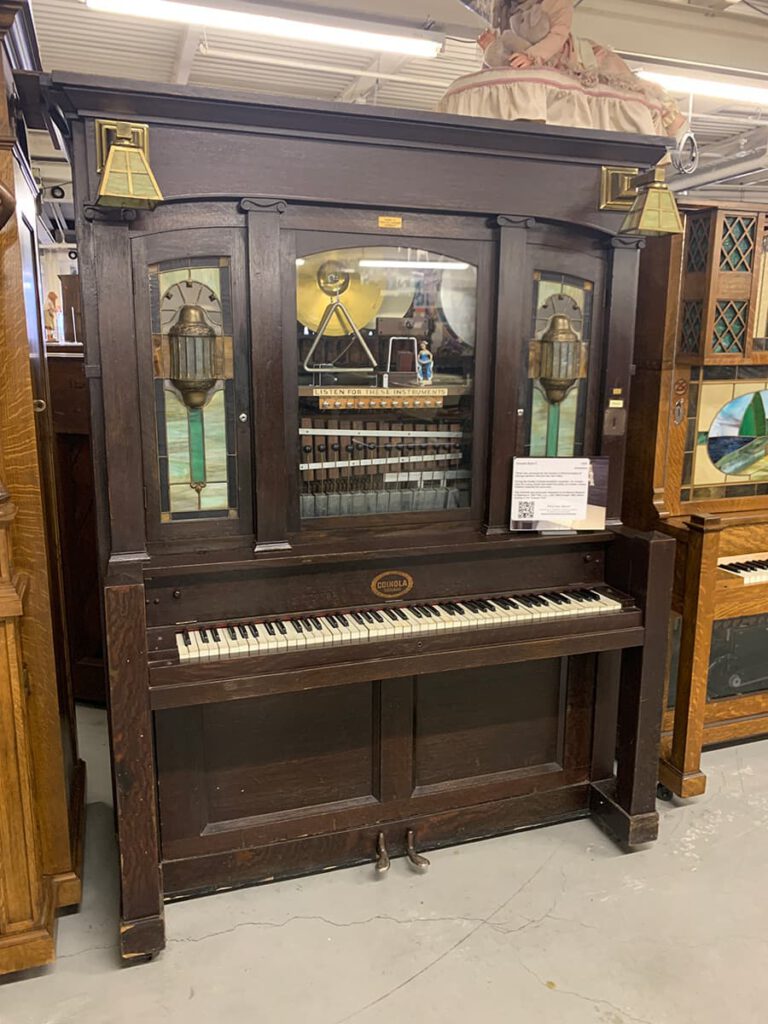 brown music box inside The American treasure Tour