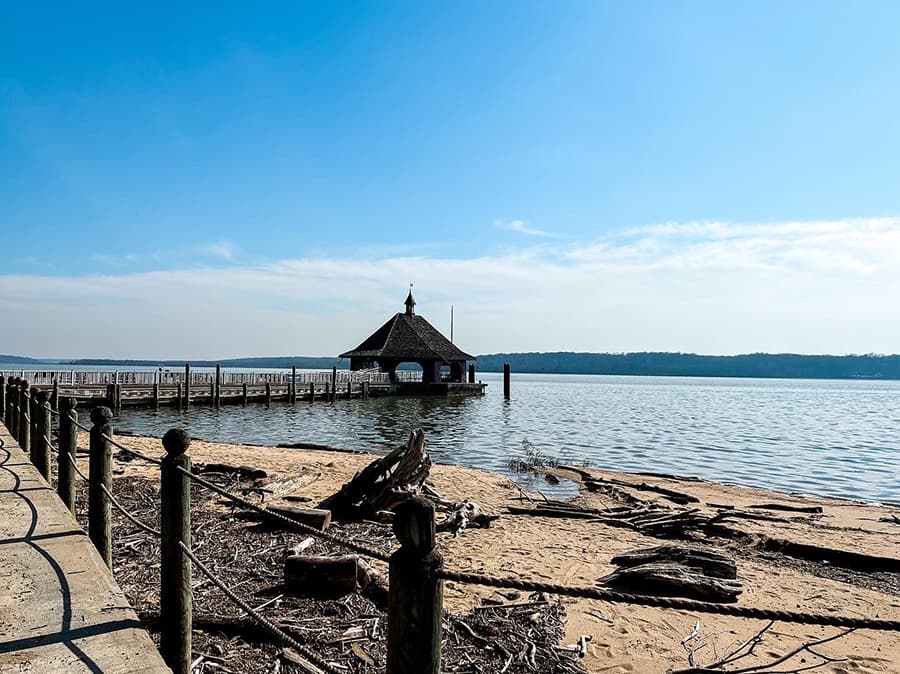 river dock at Mt. Vernon