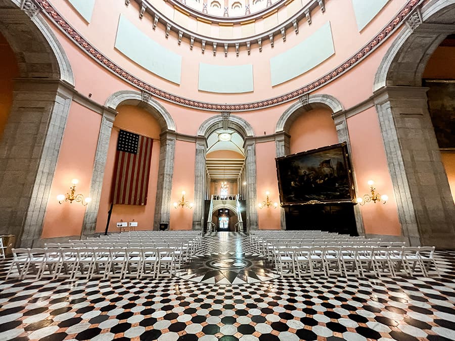 inside Ohio state capitol building