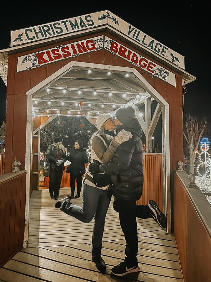kissing bridge